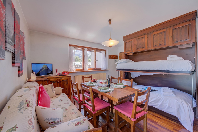 Room 5, Sestriere Terrace Apt Few Steps From Ski, Torino