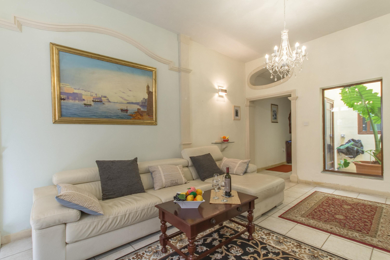 Room 5, Well Located Cozy House Courtyard Kalka