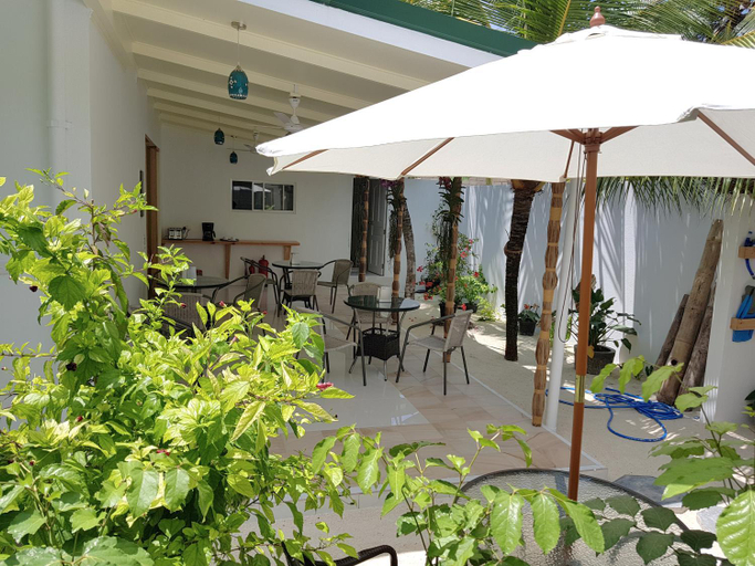 Food & Drinks 4, Karaa Village at Thoddoo Island