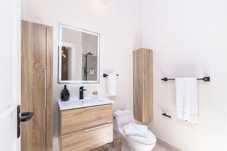 Bathroom, 2br2 5BA Townhome - Fullyequipped - Pool - Parking