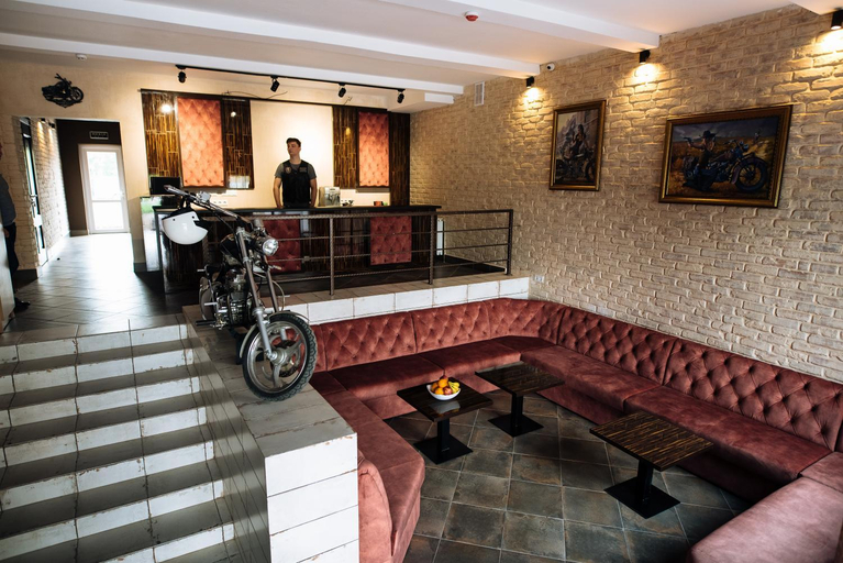 Public Area 2, Clubhouse, Tysmenyts'kyi
