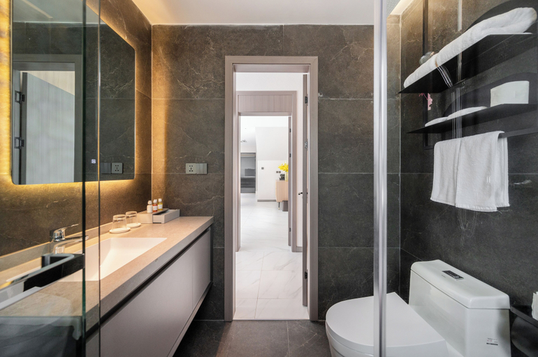 Bathroom 4, Argo Pattaya Resort and Villas, Pattaya