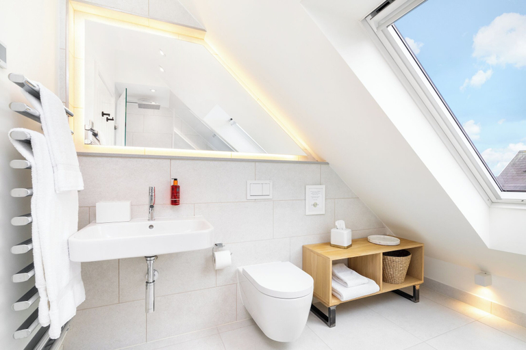 Bathroom 5, 14 Acres, Northamptonshire