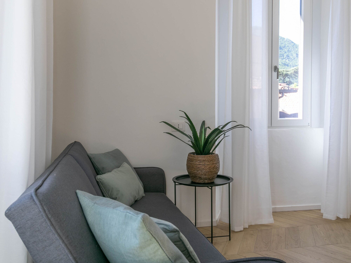 Room 5, Lake River Apartment, Lecco