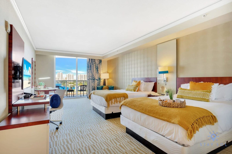 Room 2, Luxurious Resort Balcony Bay View Amazing Pool, Miami-Dade