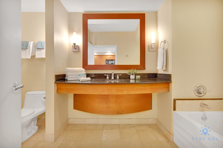 Room 5, Luxurious Beach Resort Gym Balcony, Miami-Dade