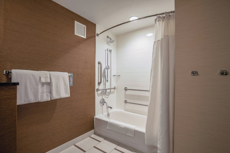 Bathroom 4, Fairfield Inn & Suites Chicago Downtown/River North, Cook