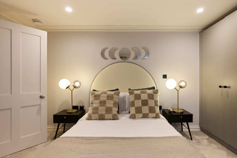 Bedroom 3, The Bayswater Retreat - Adorable 3bdr Flat With Balcony, London