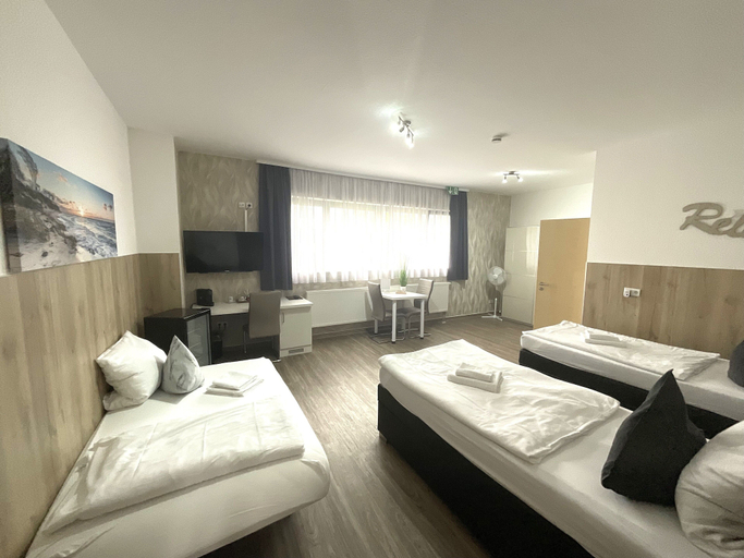 Bedroom 3, Gästehaus Würzburg 24h, Würzburg