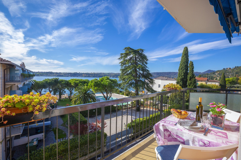 Room 4, Rossella Lake View in Salo, Brescia