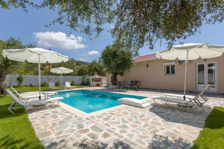 Room 4, Michaelo Villa - Affordable Luxury - Michaelo Villa - Affordable Luxury, Ionian Islands