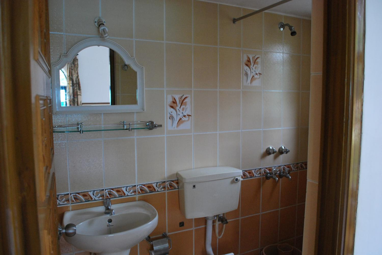 Bathroom, Albuquerque BetterHomes, Goa, North Goa