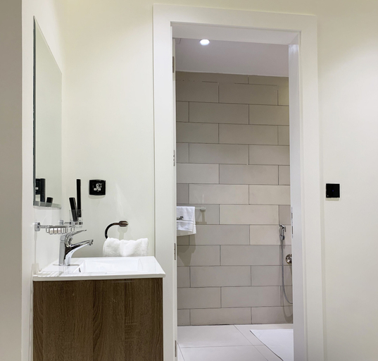 Bathroom 5, Kease Tawun A1-11 Royal touch XZ42, Riyadh