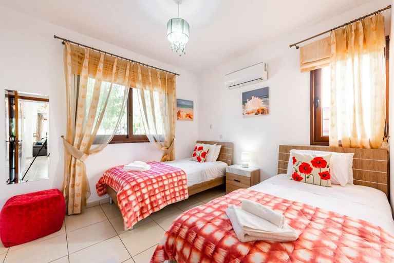 Others 2, Sea Front Oceanus H2 by Ezoria Villas