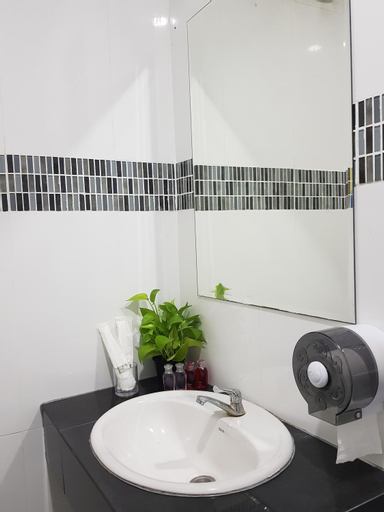 Bathroom 4