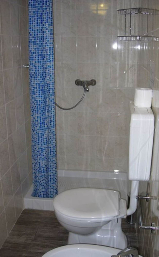 Bathroom 2, Da Elena Comfortable Holiday Residence, Verona