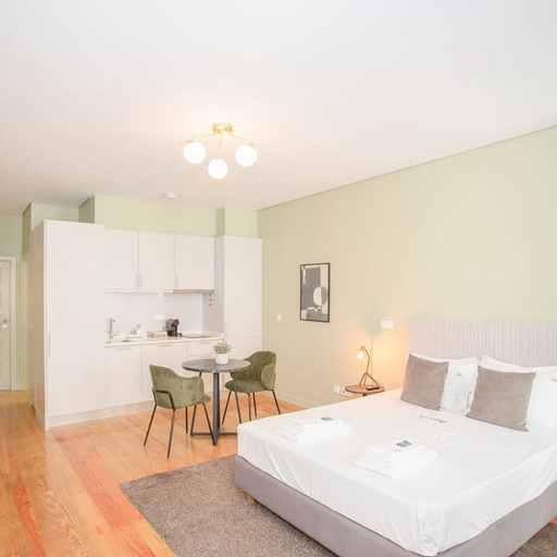 Room 4, Liiiving in Porto Historic Cl Rigos Studio - 2F, Porto
