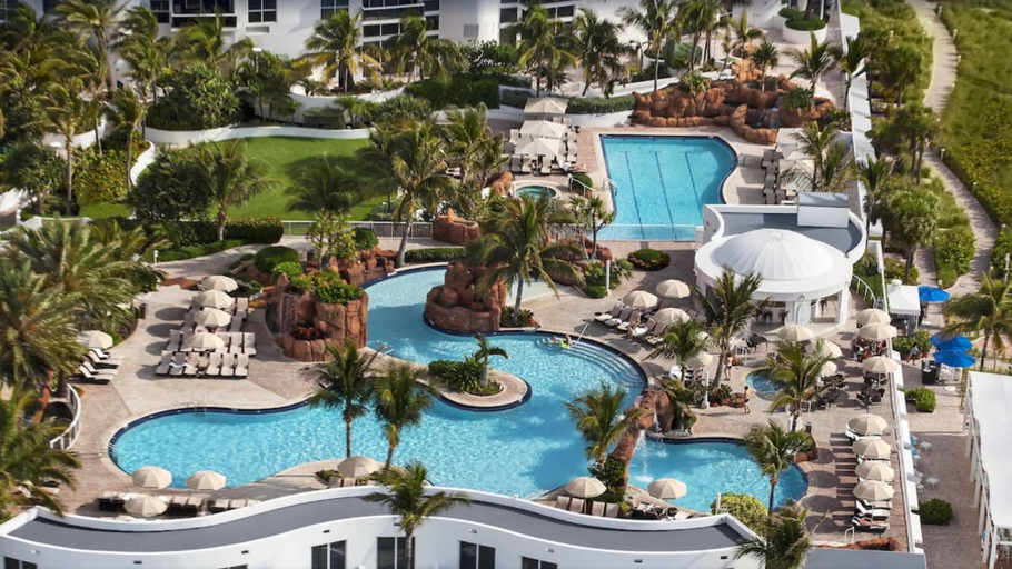 Room 2, Luxurious Beach Resort- Ocean View Insta Gym, Miami-Dade