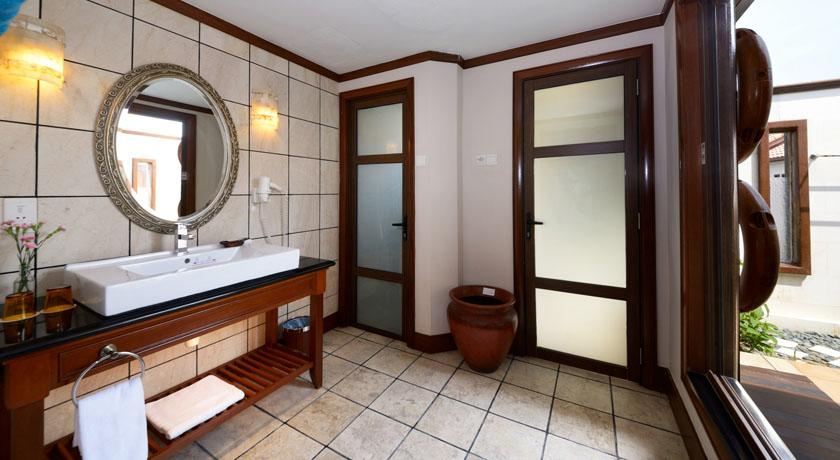 Bathroom, Grand Lexis Port Dickson, Port Dickson