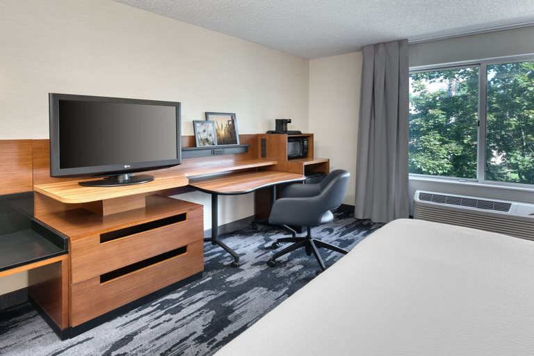 Bedroom 2, Fairfield Inn and Suites by Marriott Frankenmuth, Saginaw