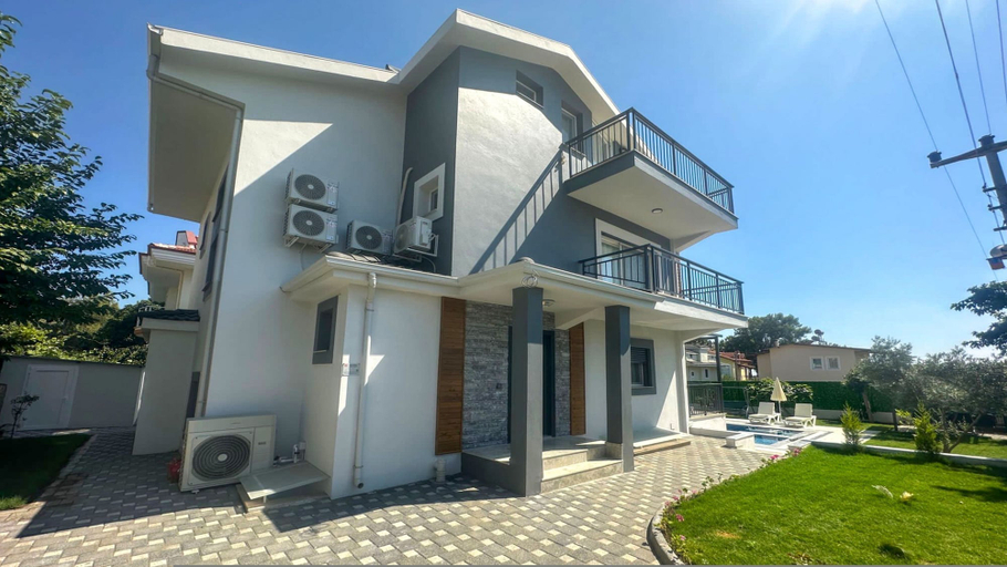 Room 2, Huge Triplex Villa w Pool and Garden in Fethiye, Fethiye