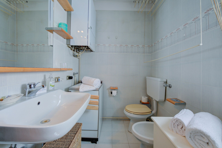 Room 5, Charming Magognino Stresa Hills Lake View, Verbano-Cusio-Ossola