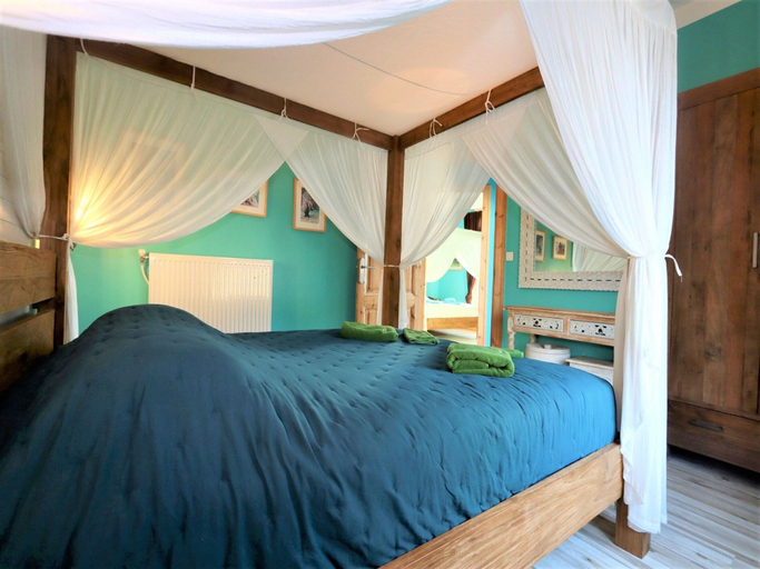 Room 5, Villa in Lacanau-ocean Near Beach, Gironde