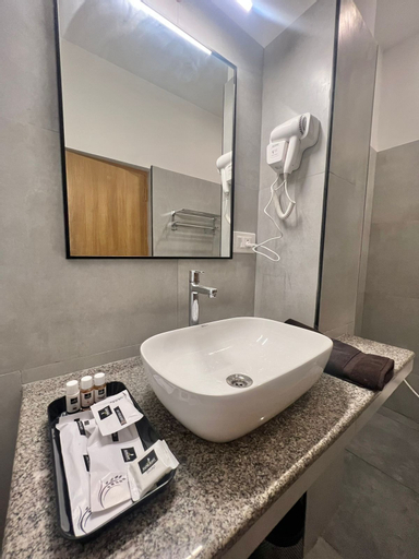 Bathroom 8