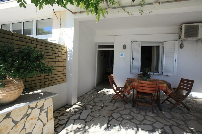 Room 3, Dina Beach Front Apartment, Ionian Islands