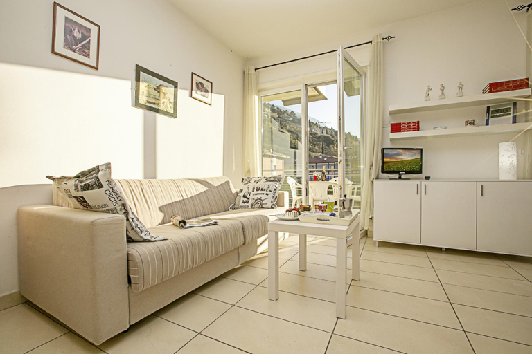 Room 2, Torbole Relax Pool Balcony Apartment, Trento