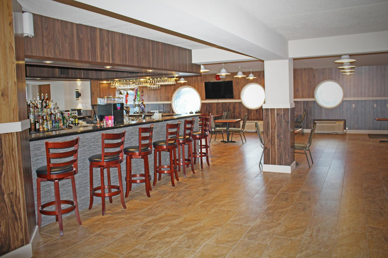 Food & Drinks 3, Hotel North, Cape Breton