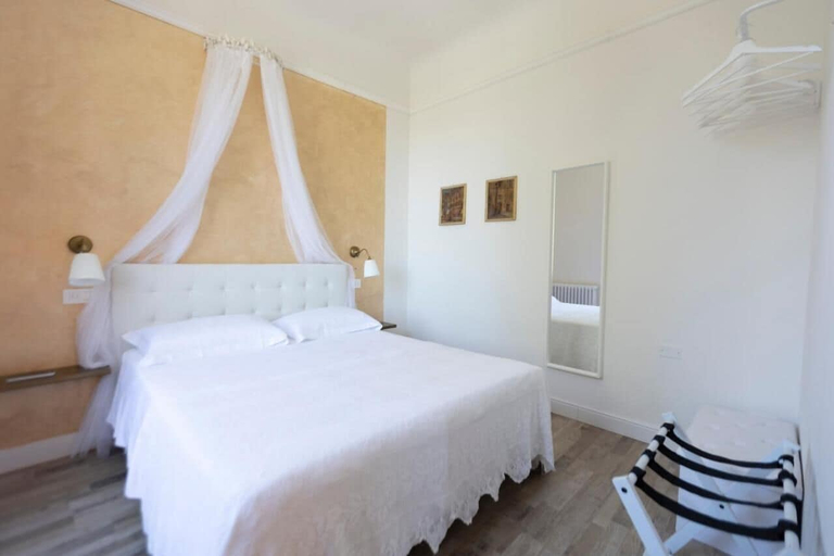 Bedroom 2, LC41 Suites, Florence