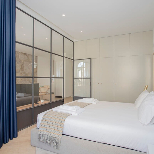 Room 5, Liiiving in Porto Luxury Beachfront Apartment IV, Porto