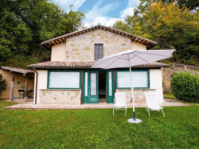 Exterior 5, Villa in Rome With Pool & Stunning Views, Viterbo