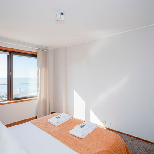 Room 4, Liiiving in Porto Sea River View Apartment, Porto