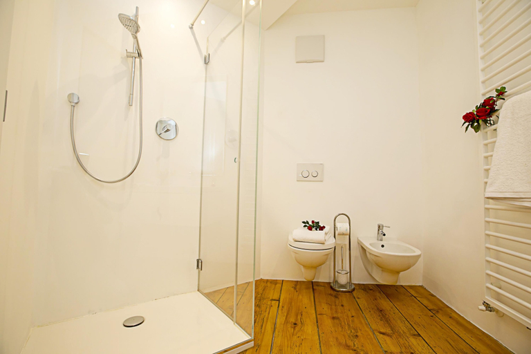 Room 3, Casa Alla Grotta in Riva del Garda, Trento