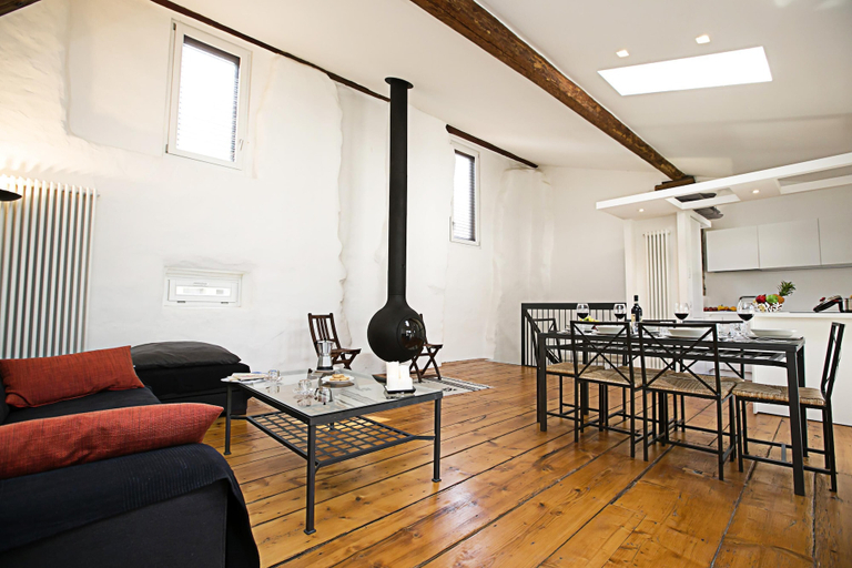 Room 4, Casa Alla Grotta in Riva del Garda, Trento