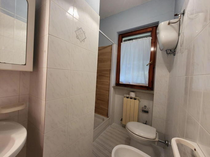 Bathroom 4, Tranquil Farmhouse in Umbria, Perugia
