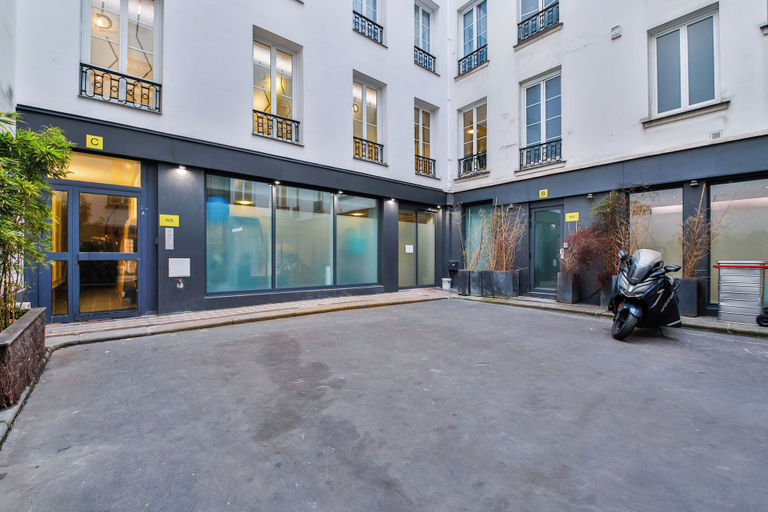 Exterior & Views 2, WS Opéra - Laffitte, Paris