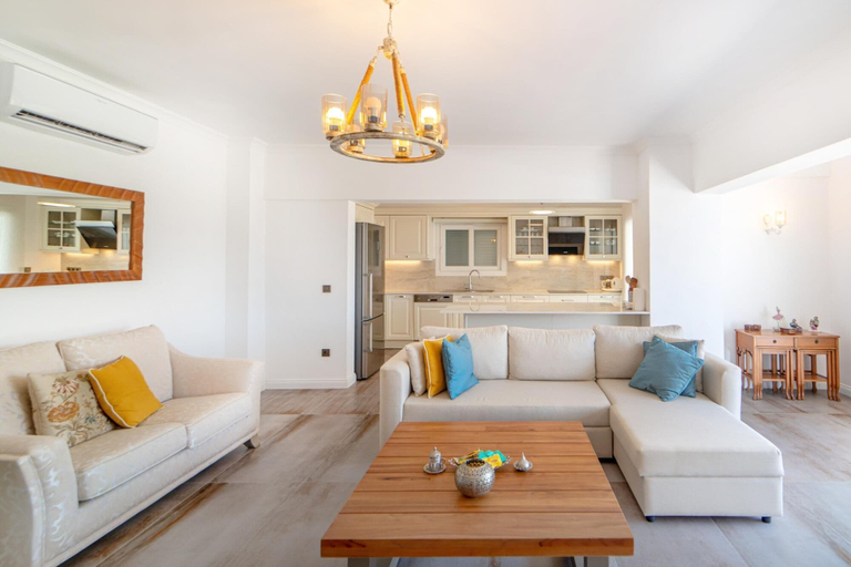 Room 2, Villa w Pool Garden Patio 1 min to Beach in Bodrum, Bodrum