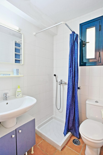 Bathroom 3, Tinas Apartment in Mparmpati, Ionian Islands