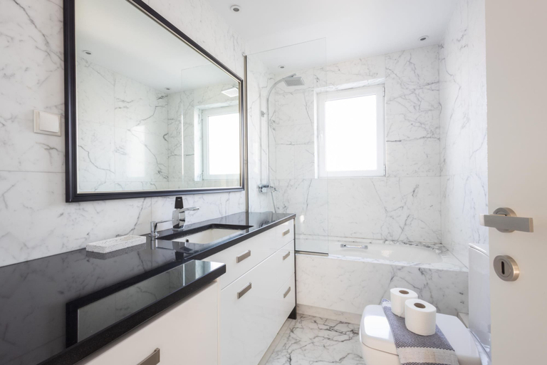 Bathroom, Kotzia 25 in Alimos With 3 Bedrooms and 1 Bathrooms, Attica