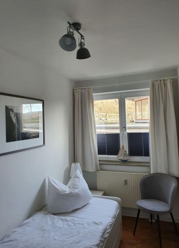Room 3, Nice Holiday Home With Swimming Pool, Vorpommern-Rügen