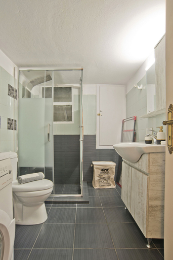 Bathroom 3, Meliti in Piraeus With 2 Bedrooms and 1 Bathrooms, Attica