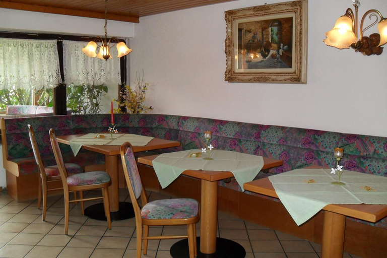 Others 4, Landhaus Irma, Passau