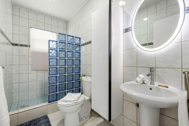 Bathroom, 2br2ba Home w Private Pool Close 2 Beach BBQ