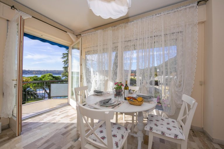 Room 2, Rossella Lake View in Salo, Brescia