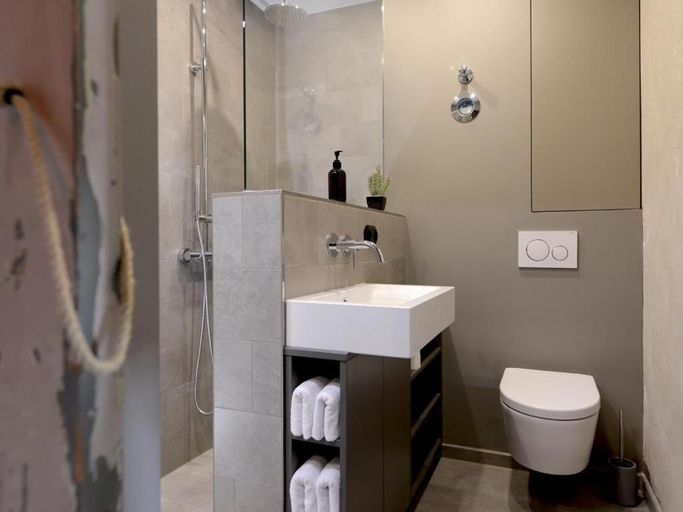 Bathroom, Ohlerich Speicher App_ 17, Nordwestmecklenburg