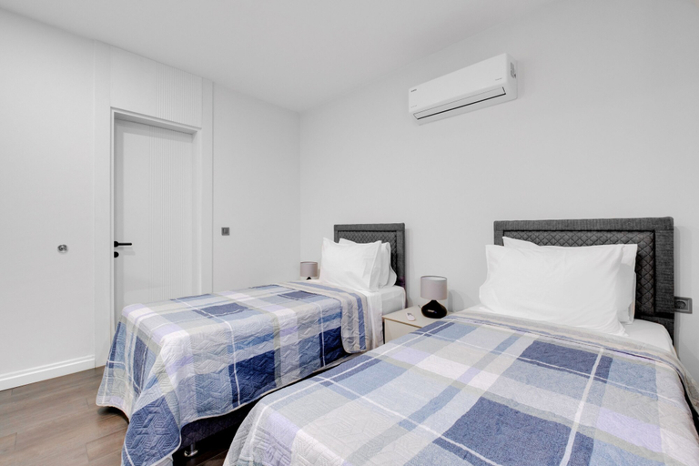 Others 2, Luxury Waterfront House 9 min to Yalikavak Marina, Bodrum
