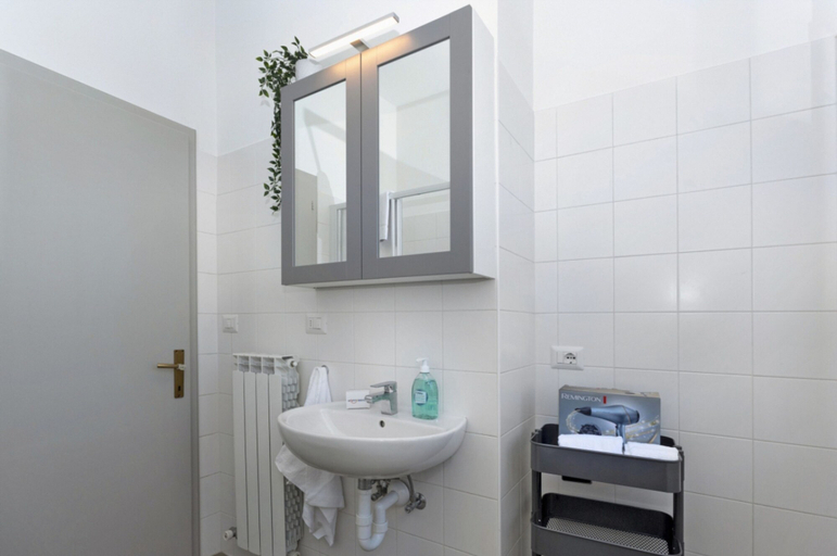 Bathroom 5, Appartamento Fabio Few Min From Lake, Trento